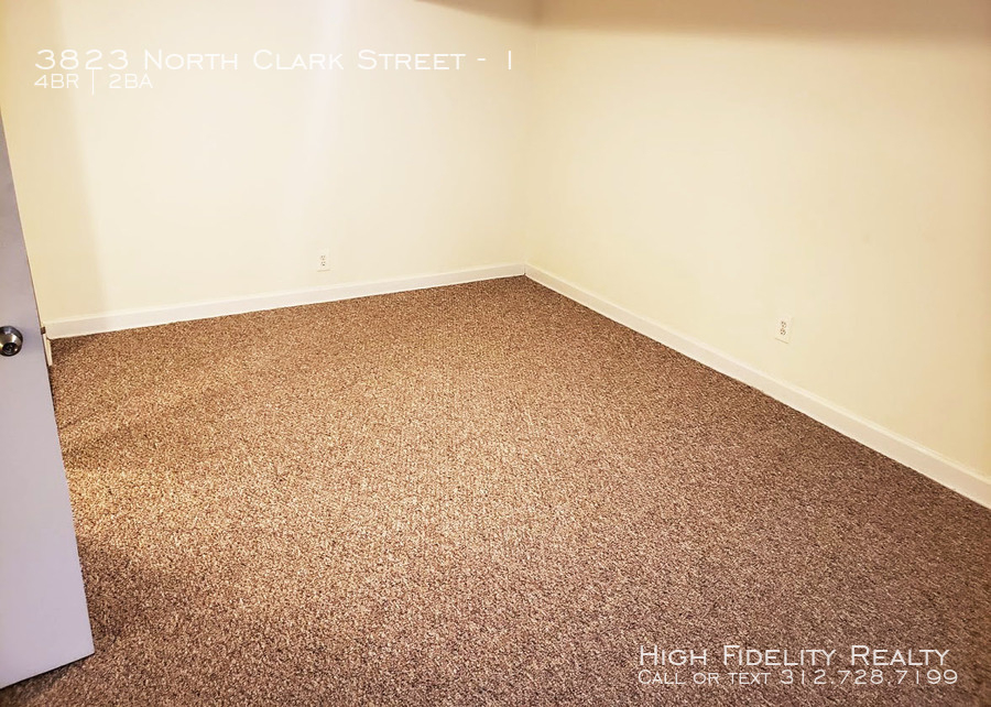 3823 North Clark Street - Photo 5