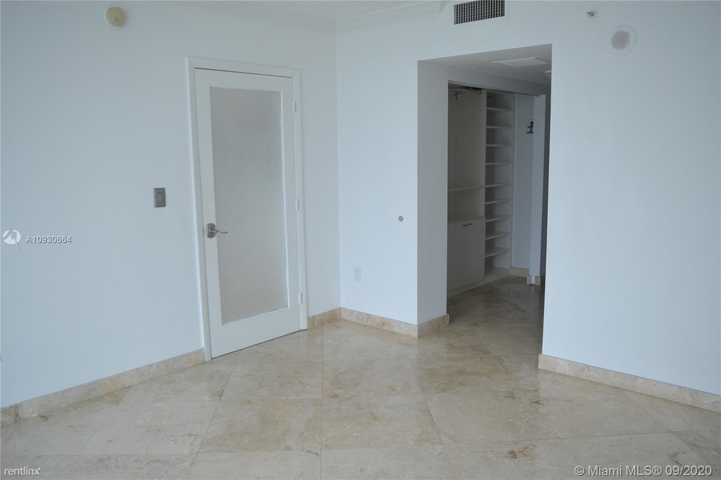 1800 N Bayshore Dr Apt 4107 - Photo 8