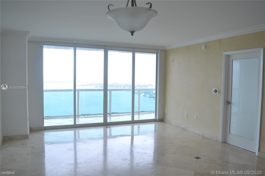 1800 N Bayshore Dr Apt 4107 - Photo 21