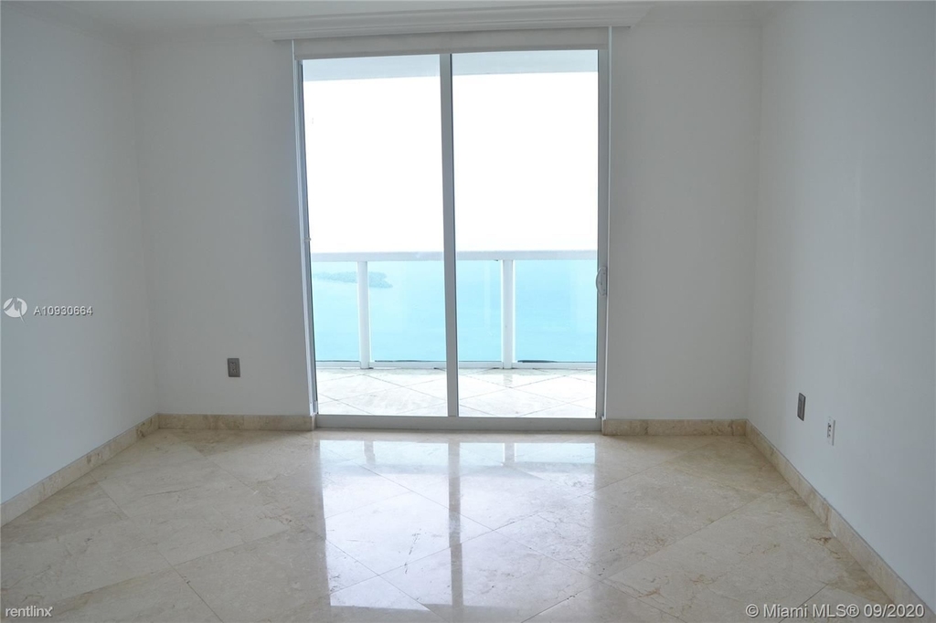 1800 N Bayshore Dr Apt 4107 - Photo 11