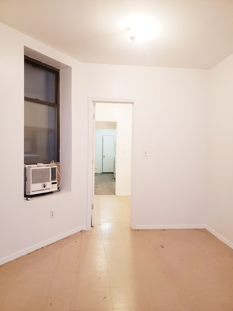 945 Amsterdam Avenue - Photo 4