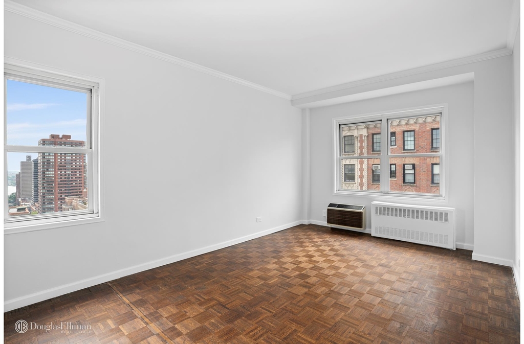 1199 Park Avenue - Photo 4