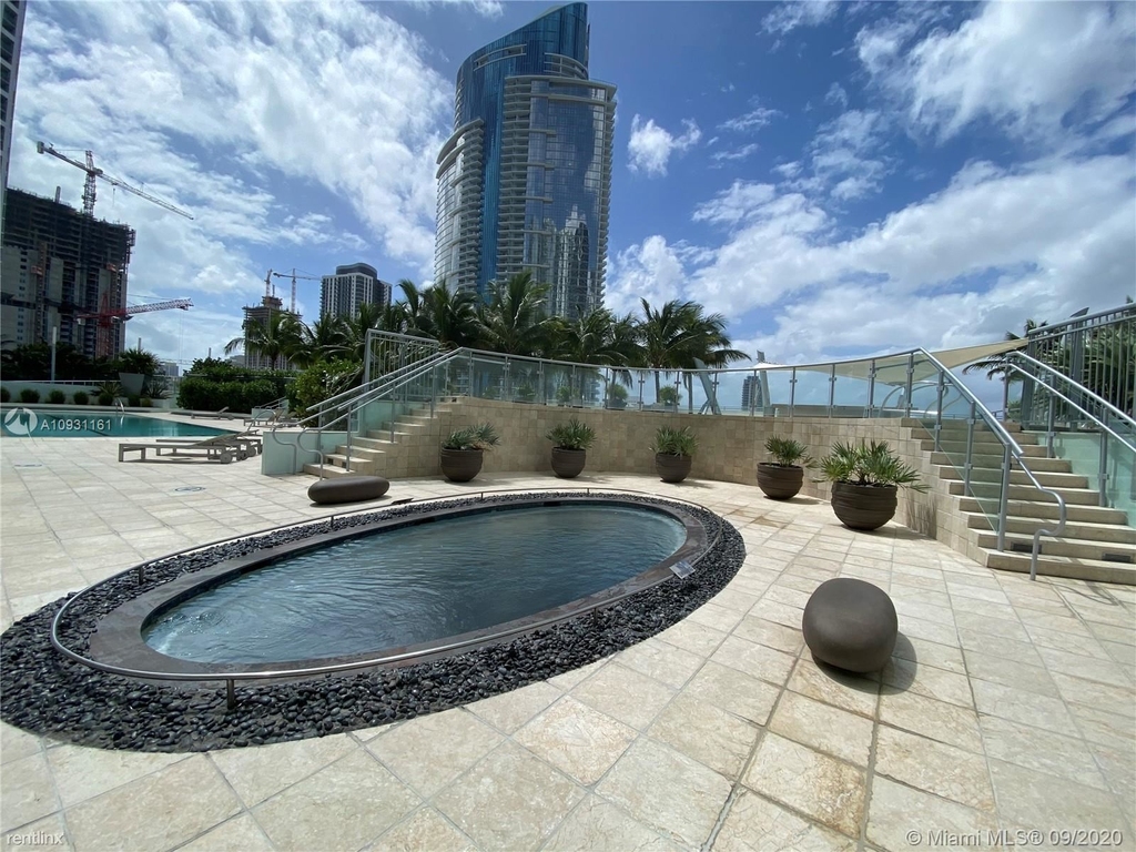 900 Biscayne Blvd Apt 3707 - Photo 12