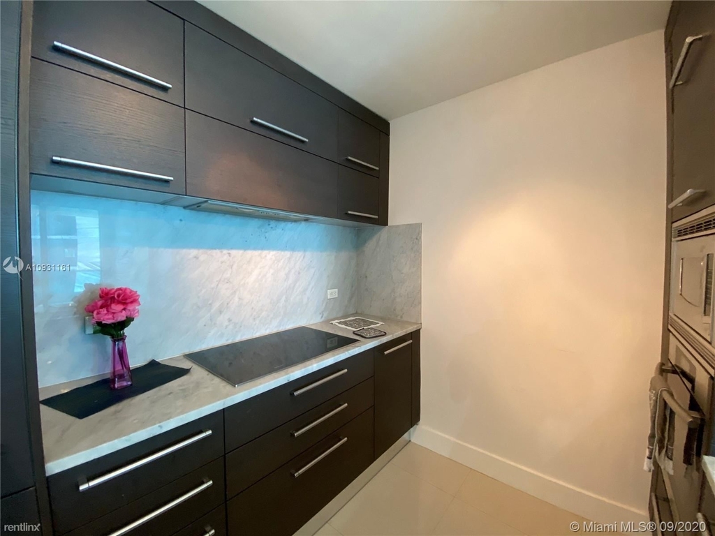 900 Biscayne Blvd Apt 3707 - Photo 4