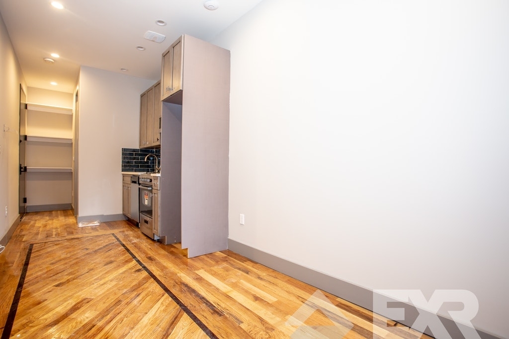 1402 Park Place #4C - Photo 3