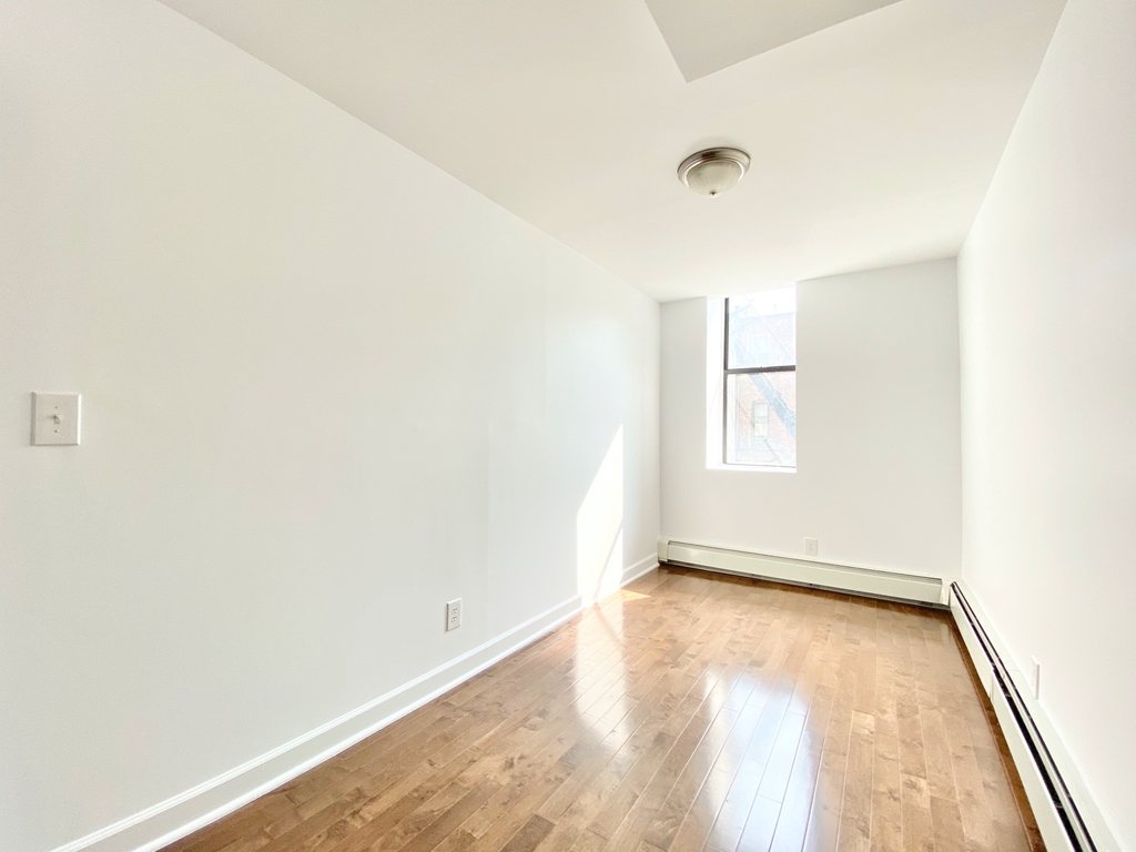 672 St Nicholas Avenue - Photo 3