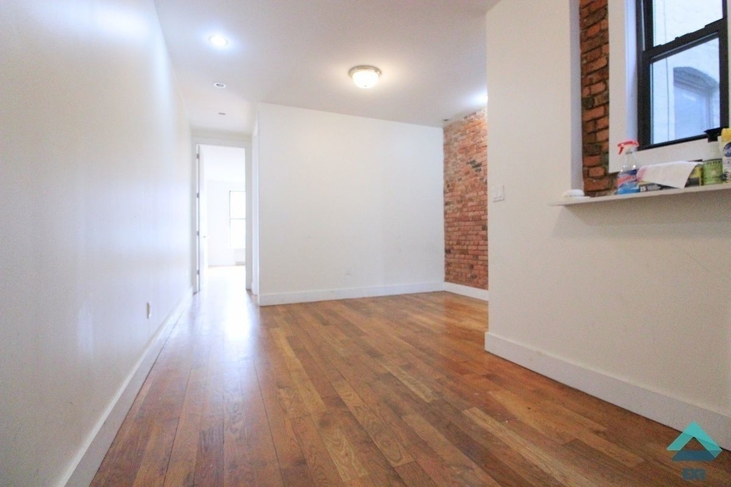 1418 Putnam Avenue - Photo 2