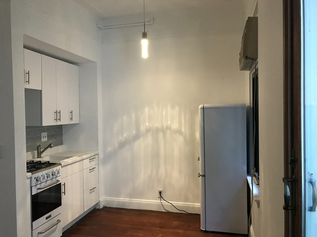 126 East 30th Street - Photo 8