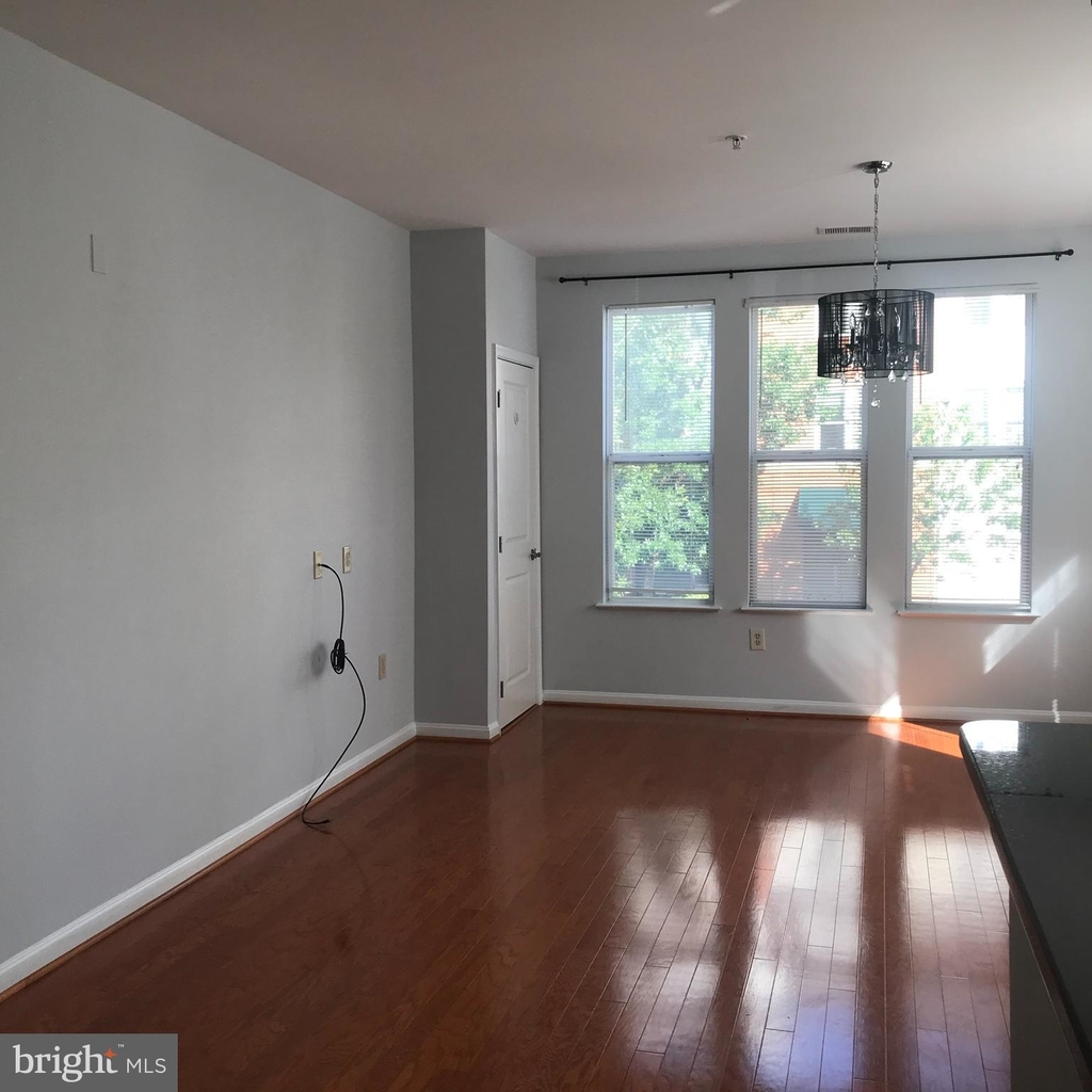 2665 Prosperity Avenue - Photo 9