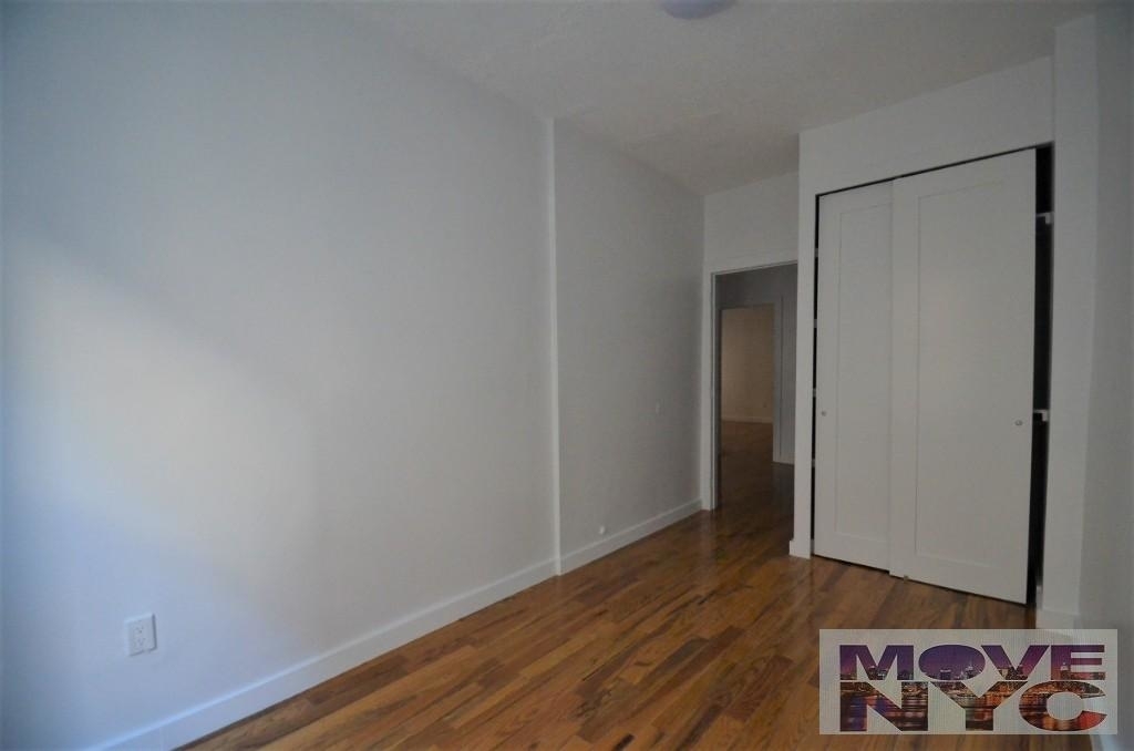 2710 Morris Avenue - Photo 2