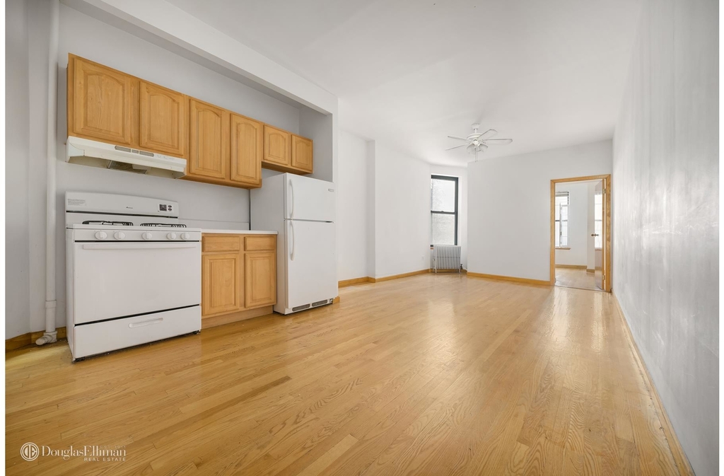 413 East 90th Street - Photo 1