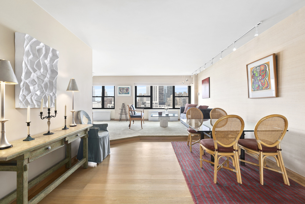 20 West 64th Street - Photo 1