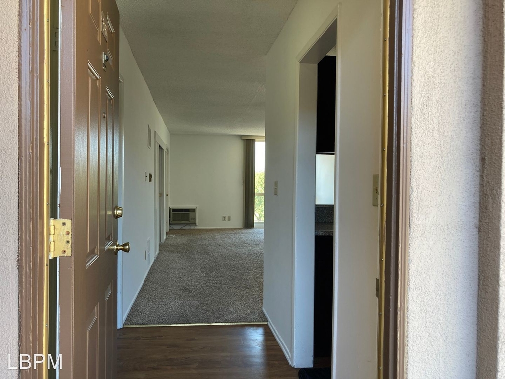 17000 Burbank Blvd. - Photo 1