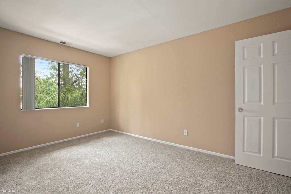 13220 Riverside Dr - Photo 3