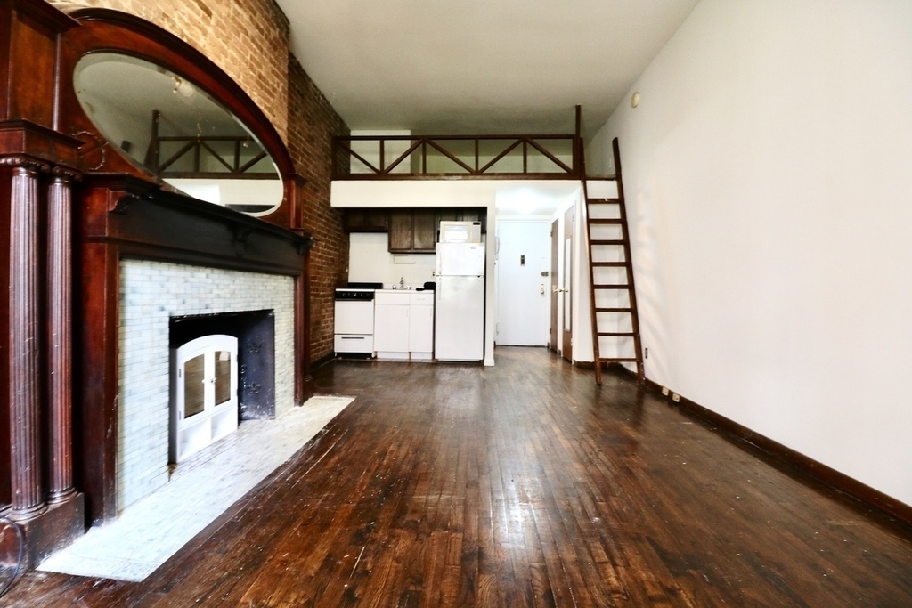 323 West 75th Street - Photo 5