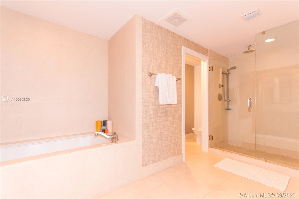 6899 Collins Ave - Photo 13