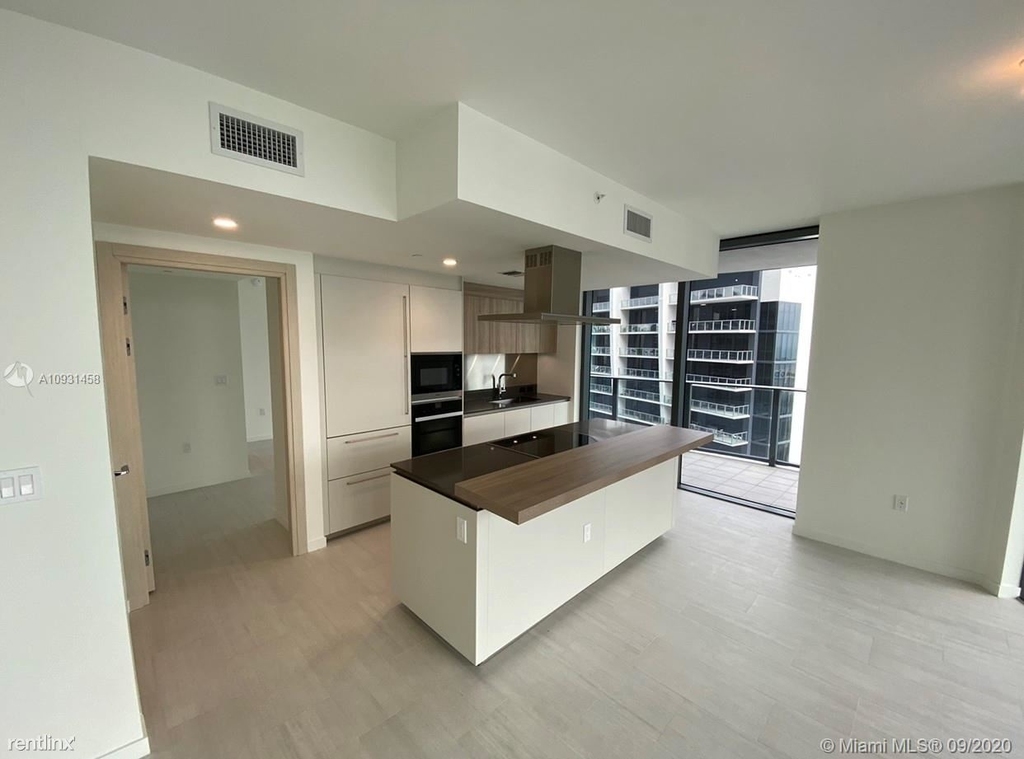 1000 Brickell Plz Unit 4601 - Photo 1