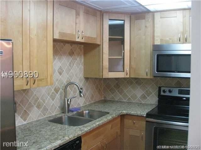 9400 Live Oak Pl - Photo 1