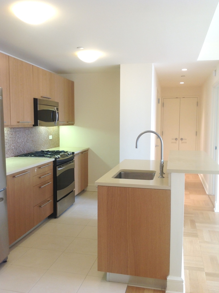 400 West 63rd Street - Photo 2