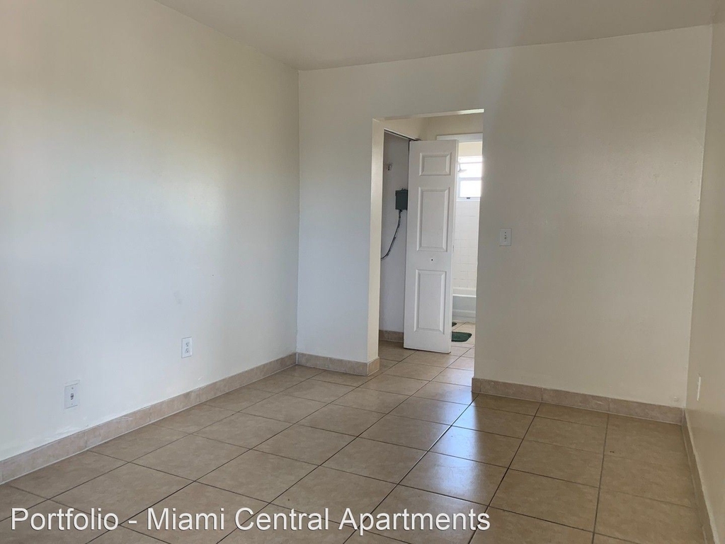 560 Nw 7th Street - Photo 2