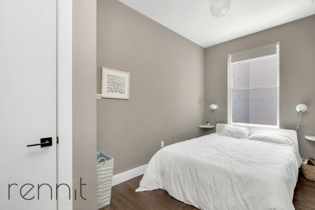 58 Greenpoint Ave - Photo 8