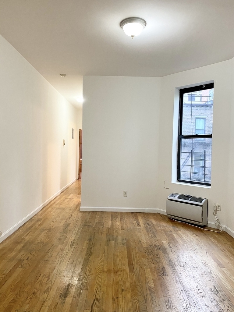 158 East 82nd Street - Photo 8