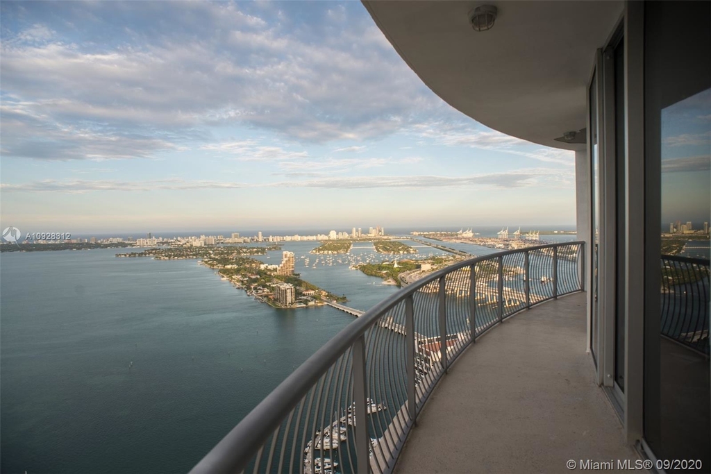 1750 N Bayshore Dr - Photo 1