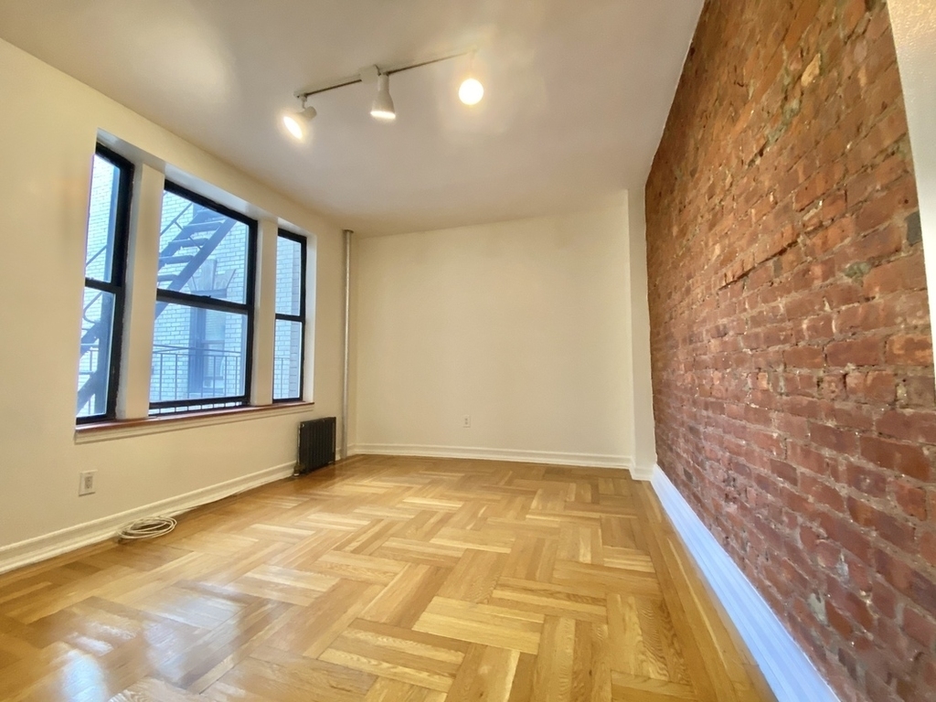 610 West 150th Street - Photo 1