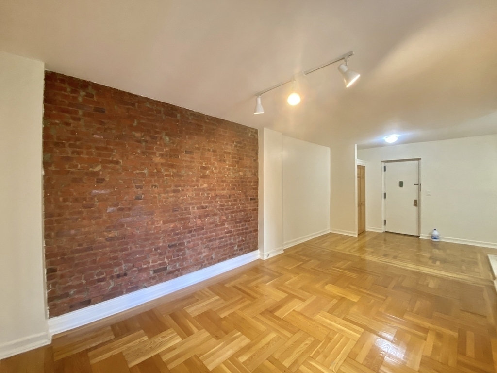 610 West 150th Street - Photo 0