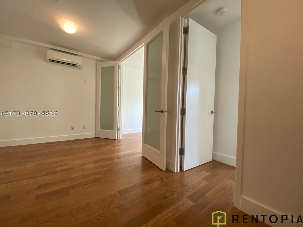 106 Meserole Street - Photo 2