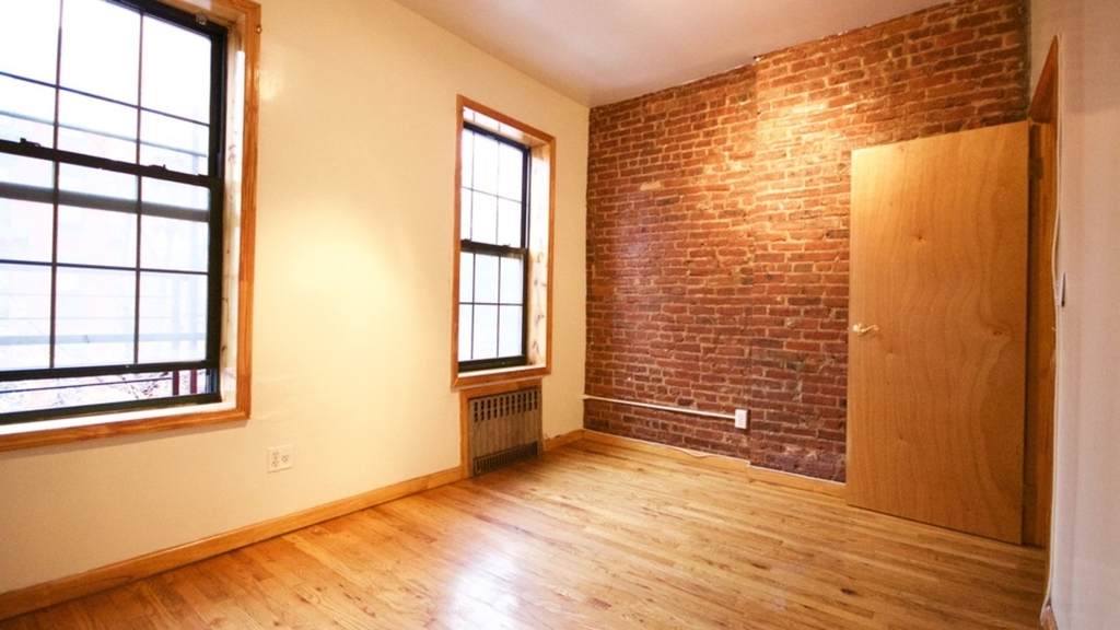 891 Bergen Street - Photo 6