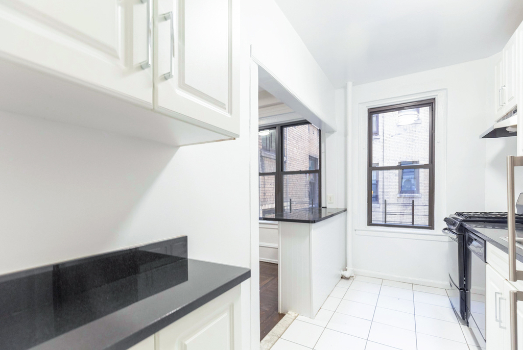 140 West 55th Street - Photo 3