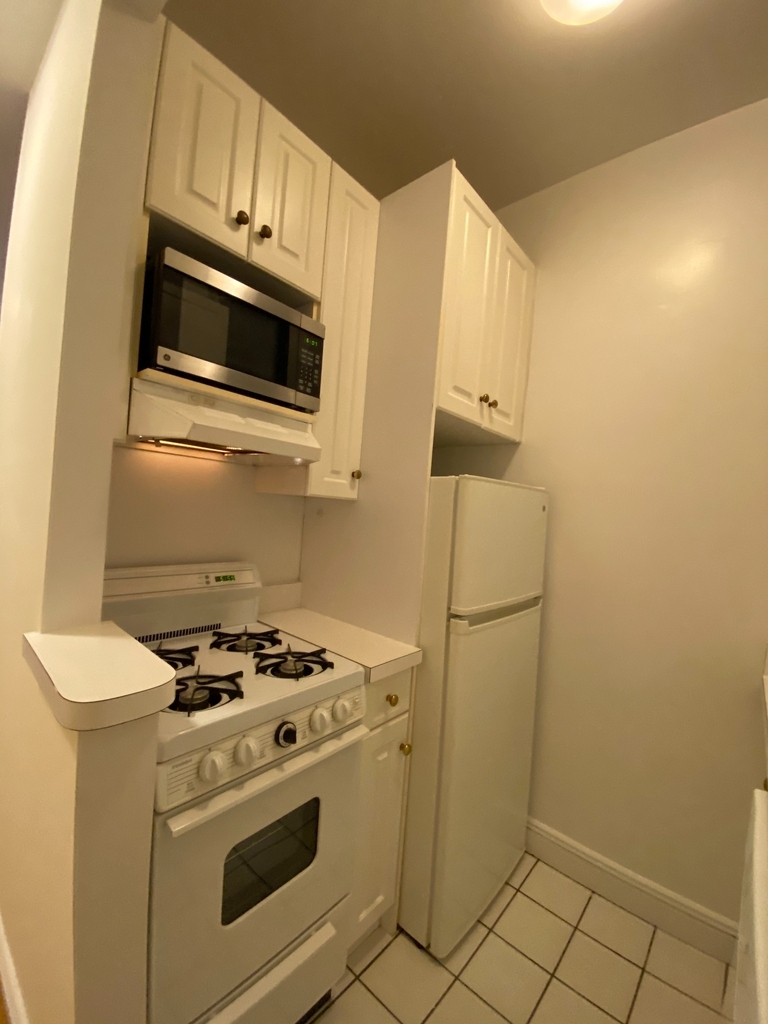 428 East 81st Street - Photo 6