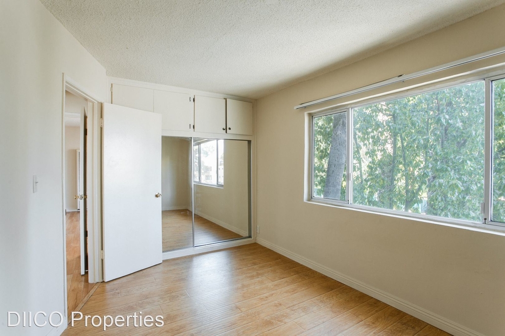 1811 Tamarind Ave - Photo 2