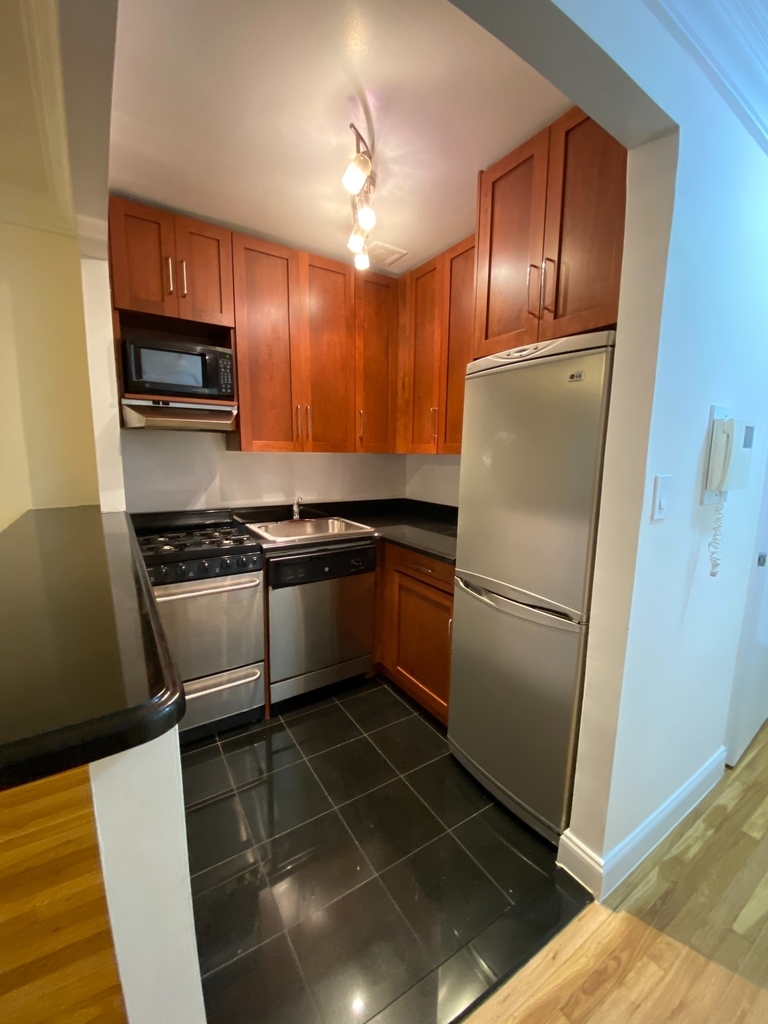 229 East 80th Street - Photo 1