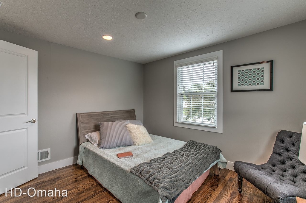 3057 S. 41st St. - Photo 5