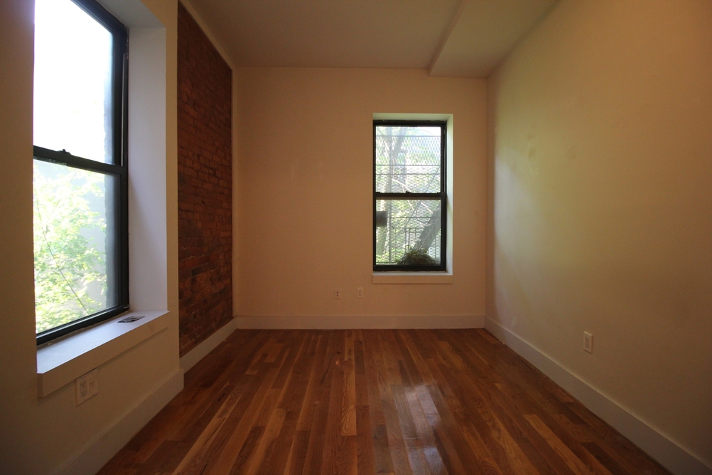 1253 Lincoln Place - Photo 2