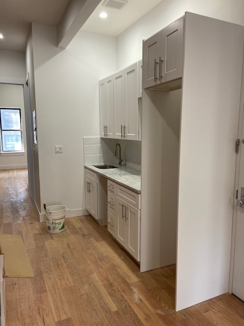 577 Vanderbilt Avenue - Photo 2