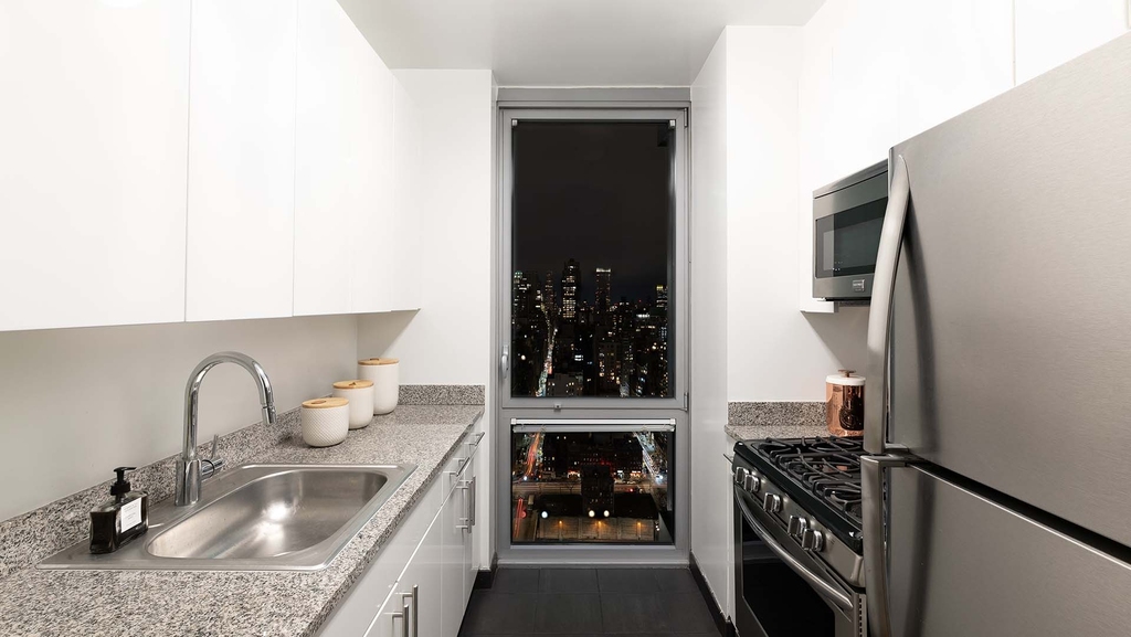 505 West 37th Street - Photo 1