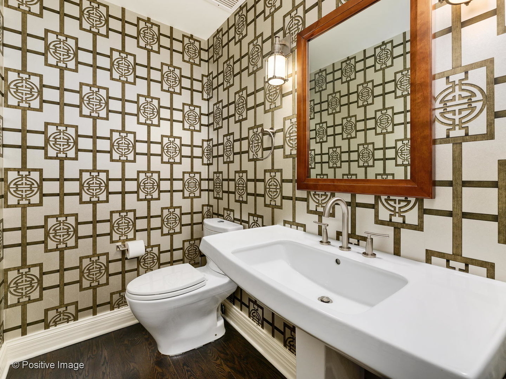 800 North Michigan Avenue - Photo 15