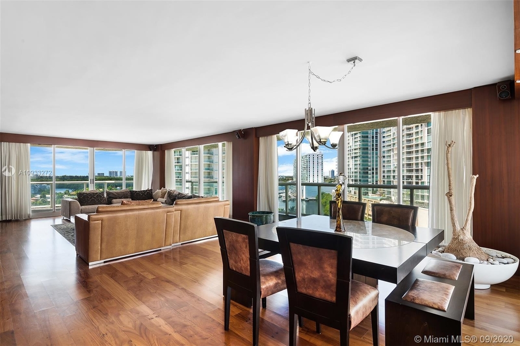 16400 Collins Avenue - Photo 24