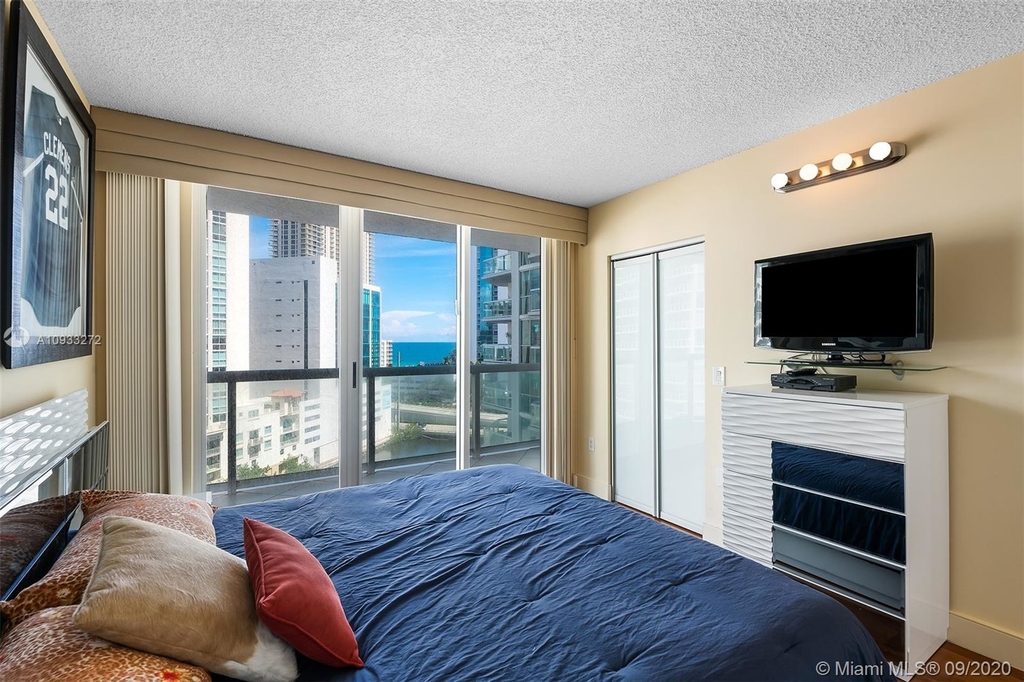 16400 Collins Avenue - Photo 8