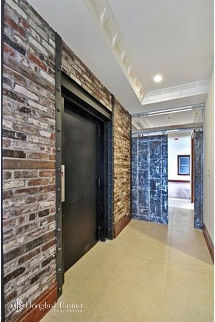 411 West 39th St - Photo 5