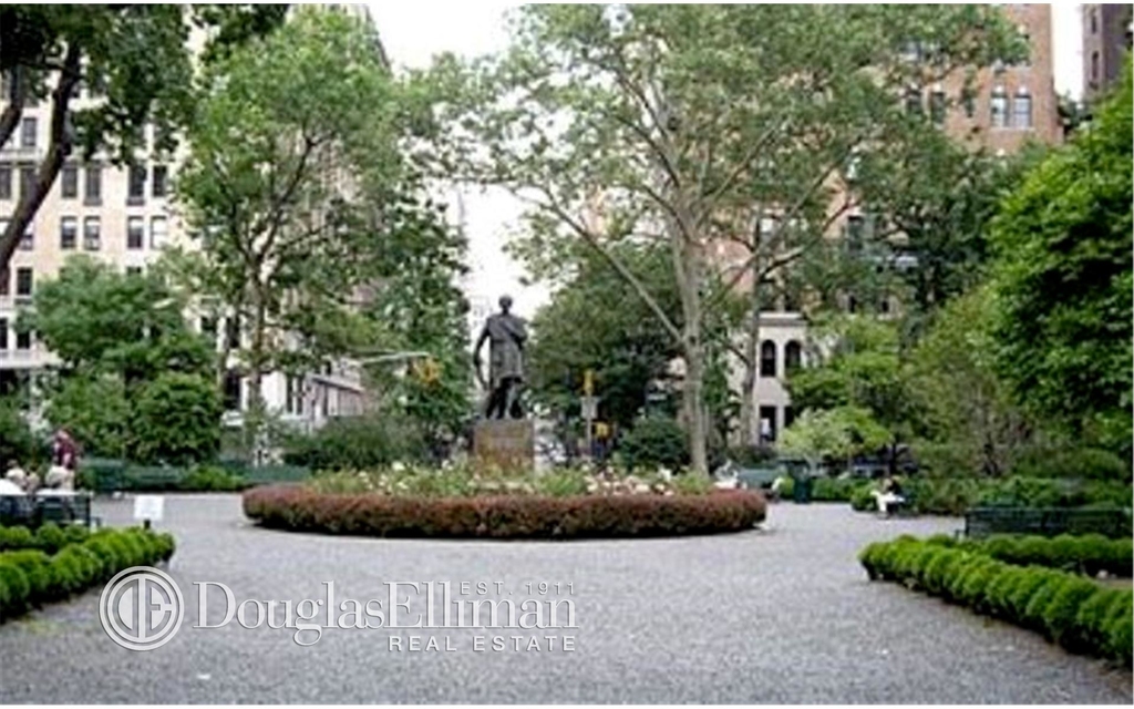 8 Gramercy Park South - Photo 0