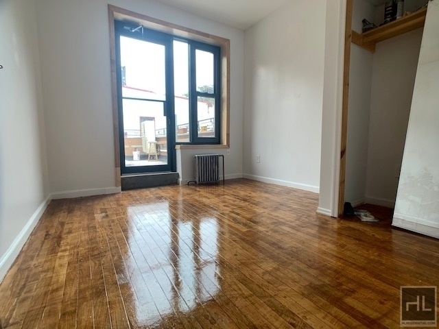 301 Franklin Avenue - Photo 1