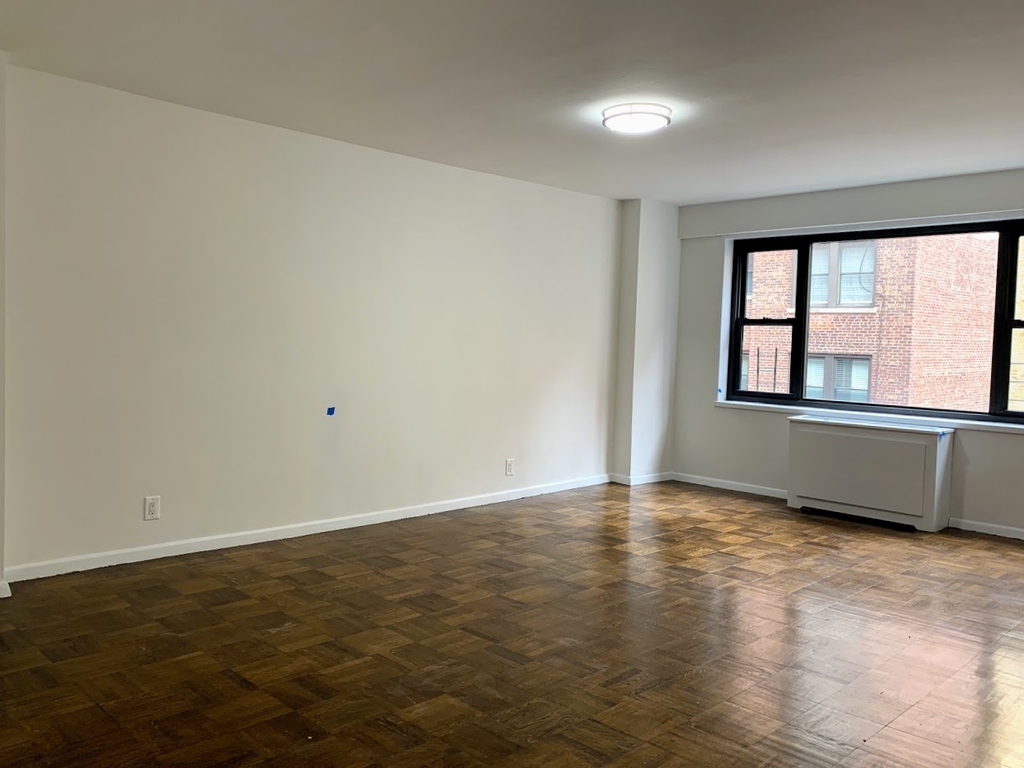 405 East 56th Street - Photo 1