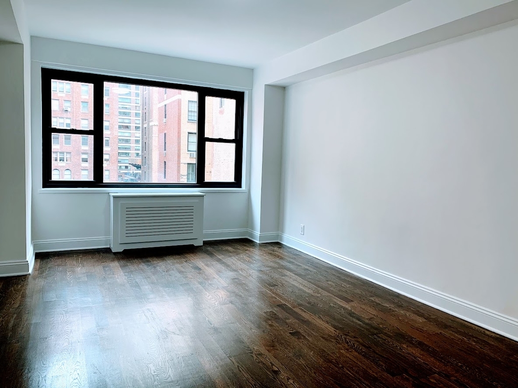 405 East 56th Street - Photo 3