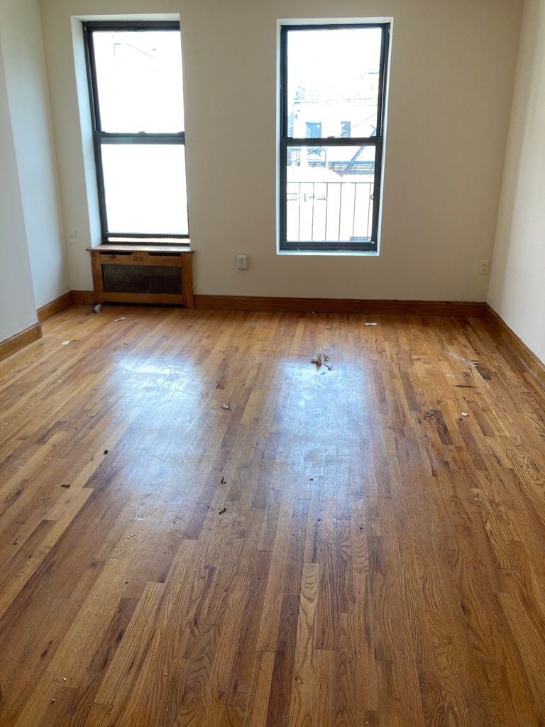 401 West 22nd Street - Photo 7