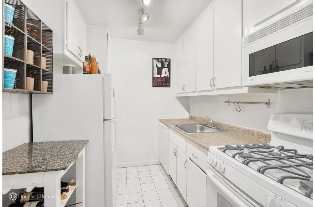 155 West 68th Street - Photo 2