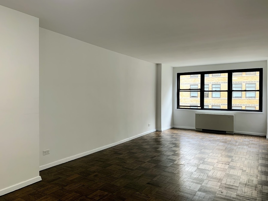 96 5th Avenue - Photo 1